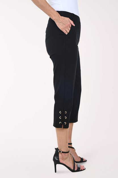 Diamond Grommet Lattice Capri Pant