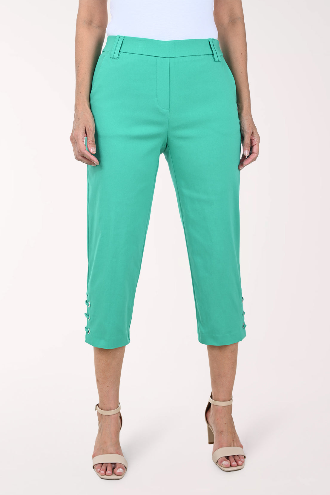 Diamond Grommet Lattice Capri Pant