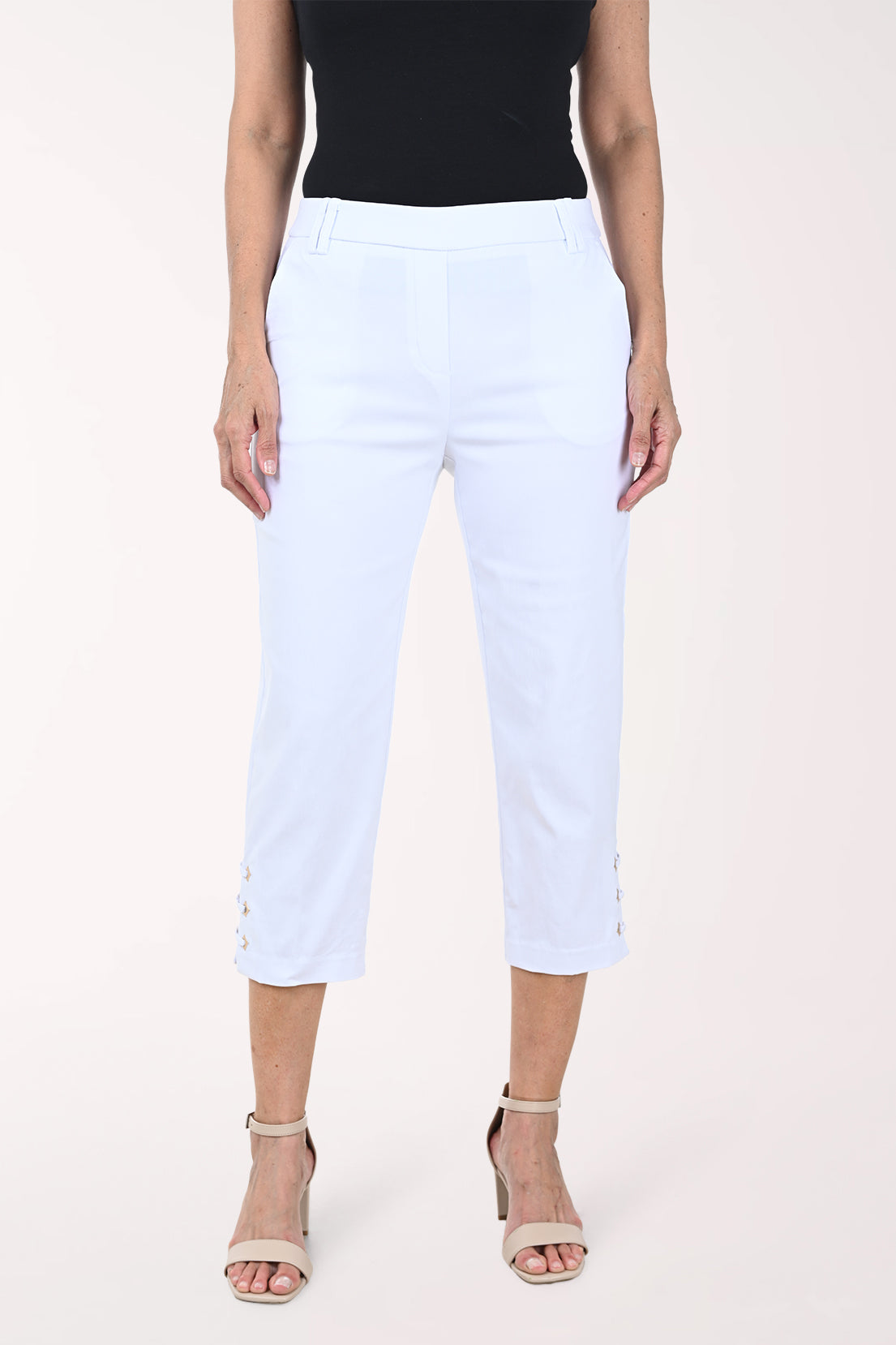 Diamond Grommet Lattice Capri Pant